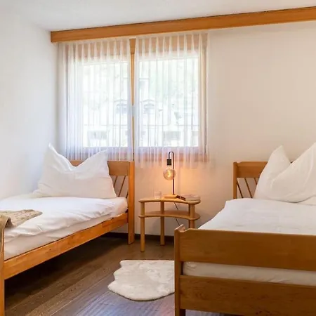 Lovely 3-bedroom In شقة